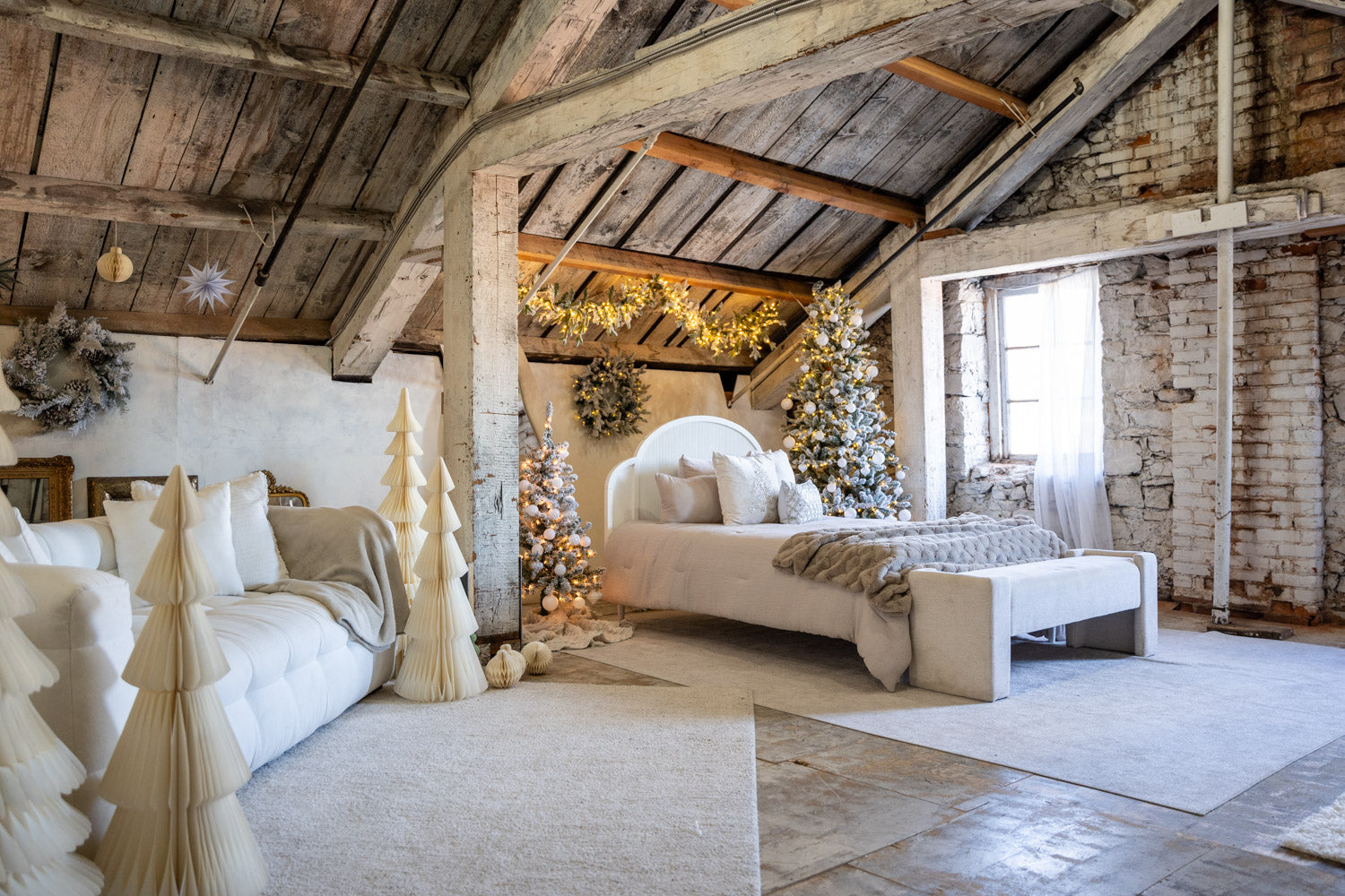 The_Bedroom_Christmas-7.jpg